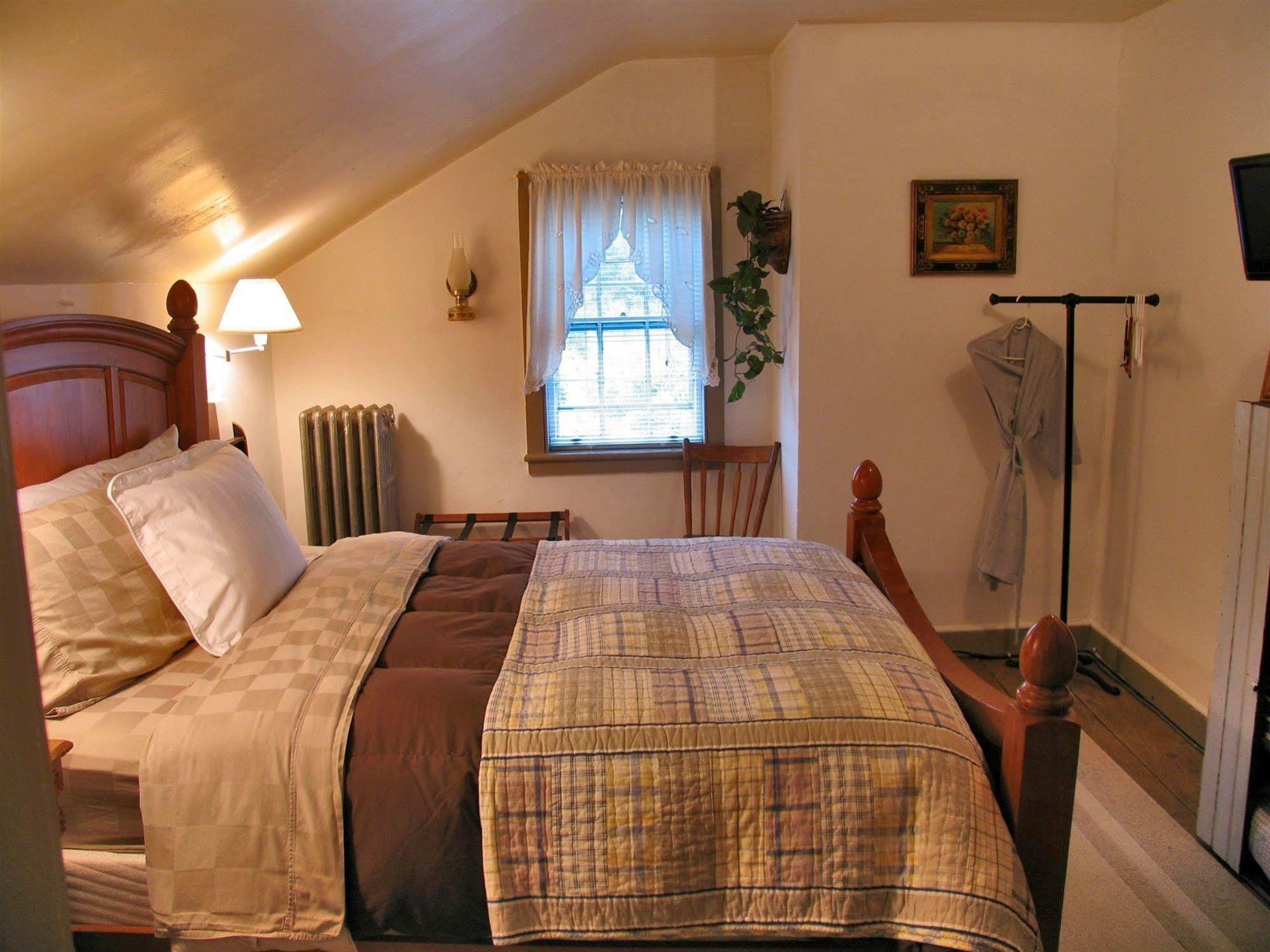 The Borland House Inn Montgomery ภายนอก รูปภาพ