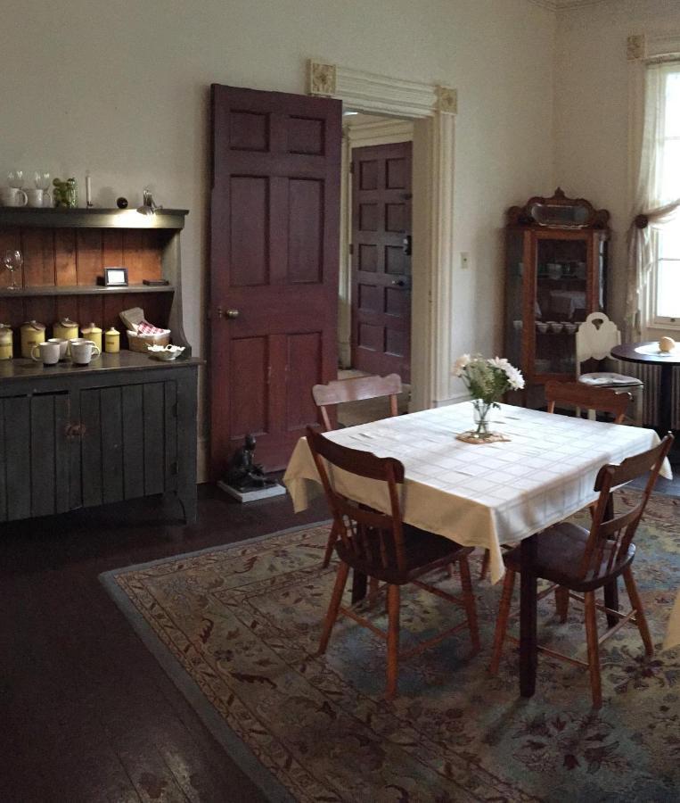 The Borland House Inn Montgomery ภายนอก รูปภาพ